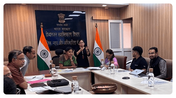 Thinklude meeting with government officials